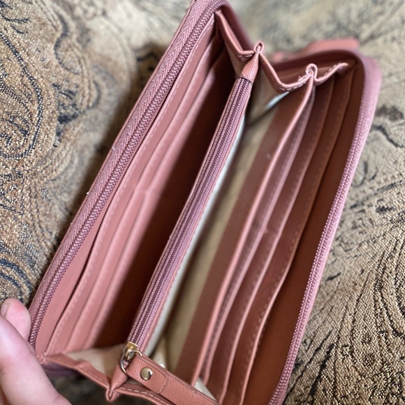 Kate Spade Glitter Tote & Wallet Set - Picture 13 of 14